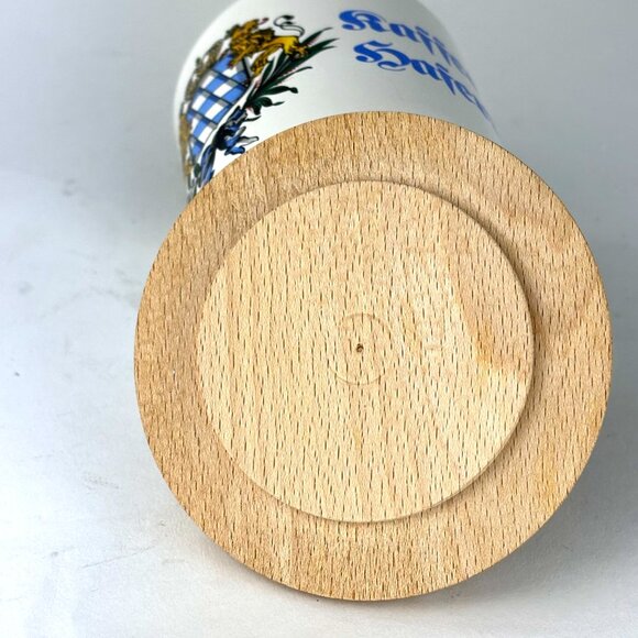 Oktoberfest Mug Staffordshire "Kaffee Haferl" with Bavarian Crest, Wooden Lid - Picture 10 of 10